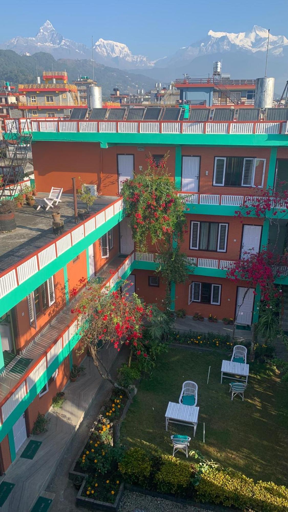 New Pokhara Lodge - Pokhara Lakeside Екстериор снимка