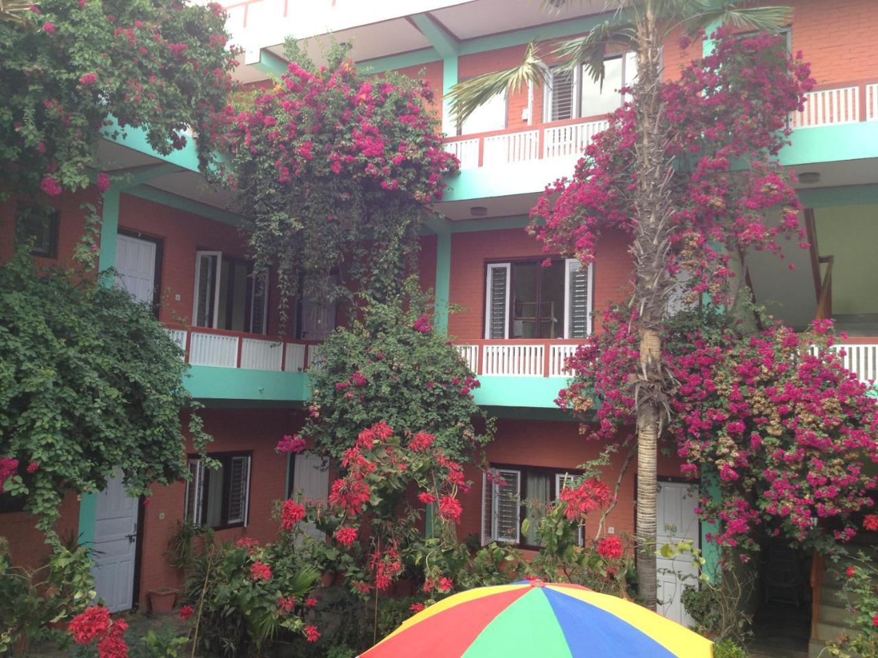 New Pokhara Lodge - Pokhara Lakeside Екстериор снимка