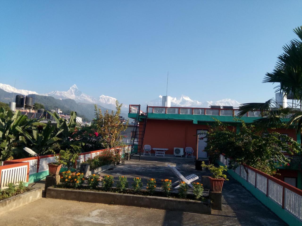 New Pokhara Lodge - Pokhara Lakeside Екстериор снимка