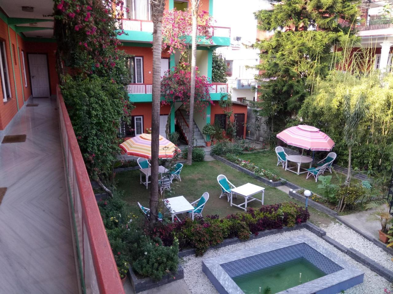 New Pokhara Lodge - Pokhara Lakeside Екстериор снимка