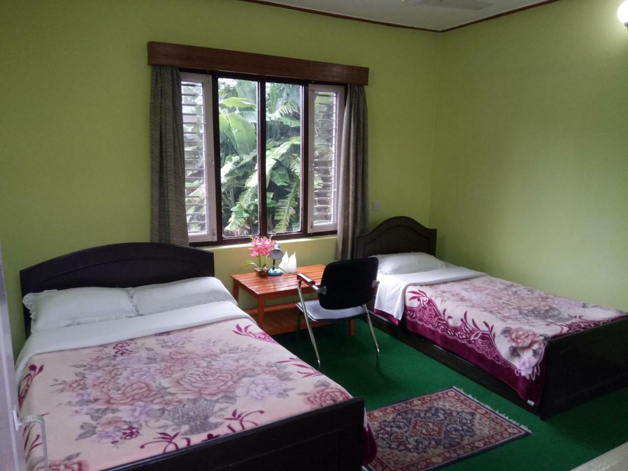 New Pokhara Lodge - Pokhara Lakeside Екстериор снимка