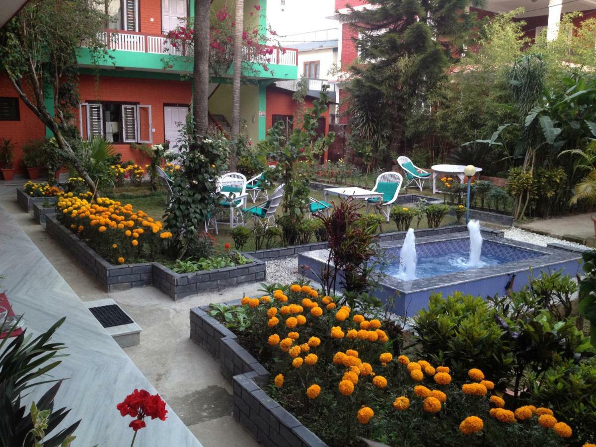 New Pokhara Lodge - Pokhara Lakeside Екстериор снимка